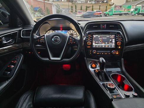 Used 2016 Nissan Maxima Platinum w/ Interior Lighting Package image 26