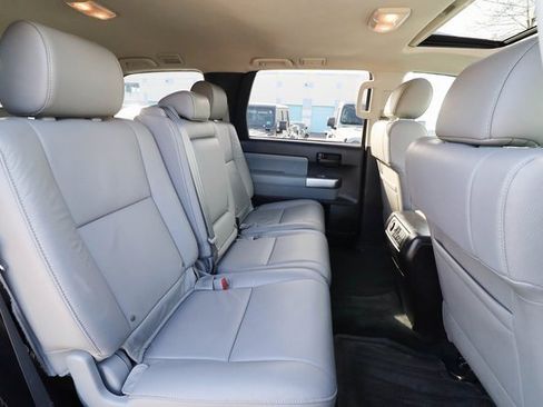 Used 2018 Toyota Sequoia SR5 image 43
