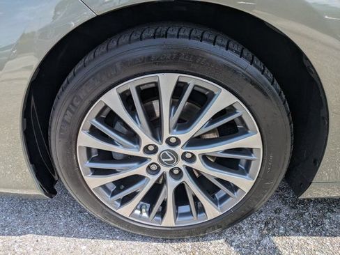 Used 2019 Lexus ES 350 w/ Premium Package FWD image 11