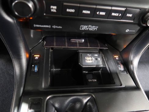 Used 2023 Lexus GX 460 Premium w/ Accessory Package AWD/4WD image 32