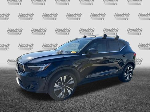Used 2023 Volvo XC40 B5 Plus w/ Protection Package Premier image 9