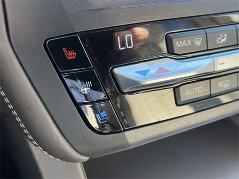 Used 2020 Ford Explorer Platinum w/ Premium Technology Package image 37