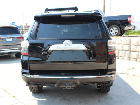 Used 2018 Toyota 4Runner Limited AWD/4WD image 6