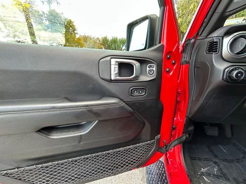 Used 2021 Jeep Wrangler Unlimited Sahara image 16