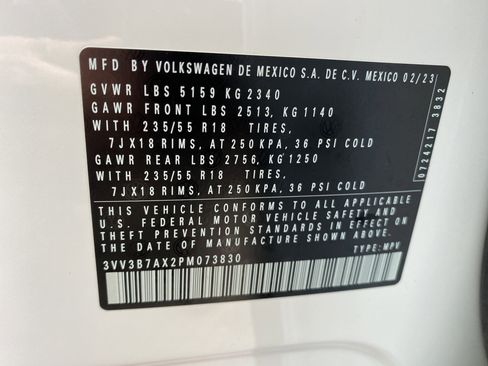 Used 2023 Volkswagen Tiguan SE image 39