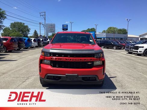 Used 2019 Chevrolet Silverado 1500 Custom w/ Custom Value Package AWD/4WD image 2