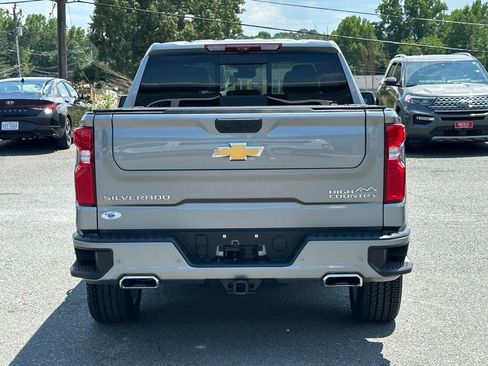 Used 2025 Chevrolet Silverado 1500 High Country w/ High Country Premium Package AWD/4WD image 10