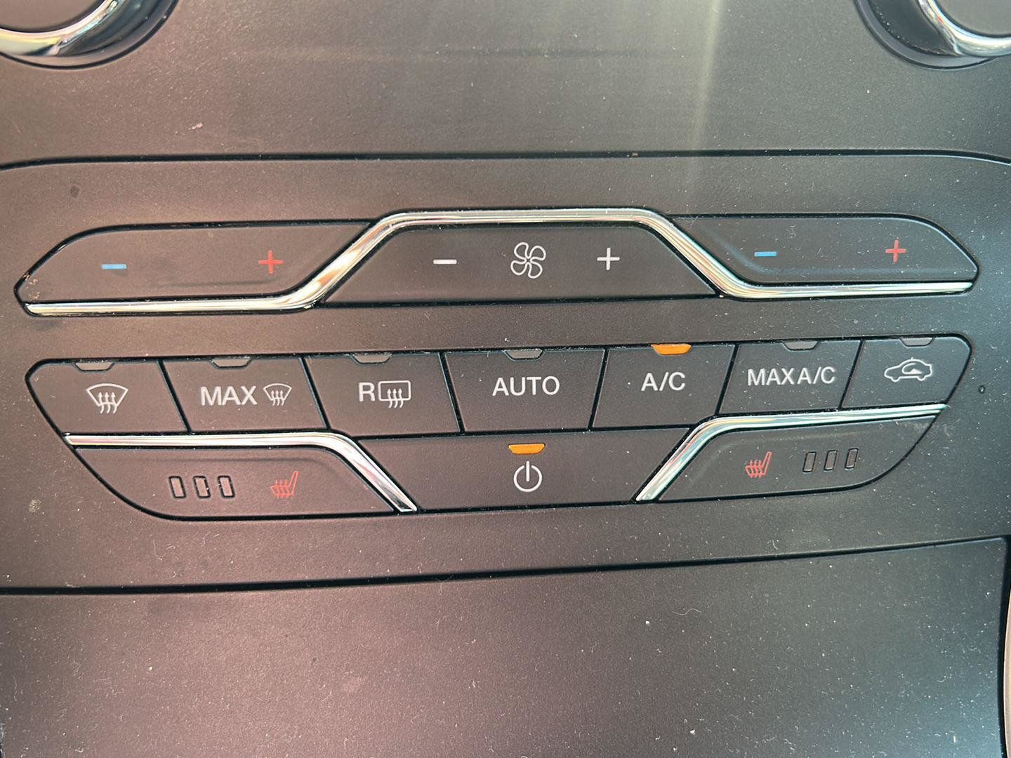 Used 2019 Ford Edge SEL w/ Equipment Group 201A AWD/4WD image 12