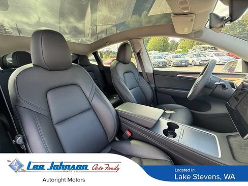 Used 2024 Tesla Model Y Long Range AWD/4WD image 19