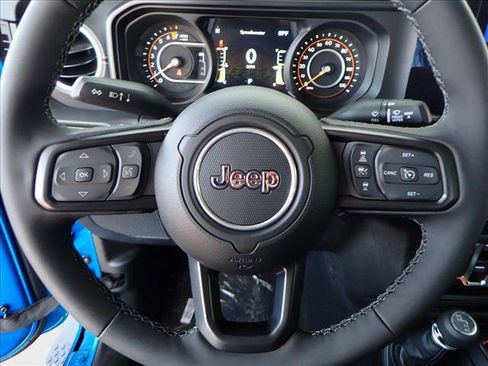 New 2025 Jeep Gladiator Sport image 11