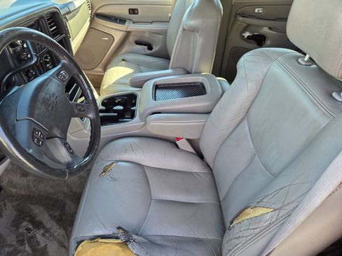 Used 2005 Chevrolet Tahoe LS w/ Preferred Equipment Group RWD image 10