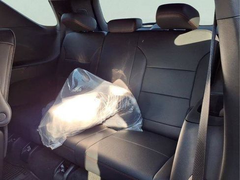 New 2026 Chevrolet Traverse RS w/ LPO, Floor Liner Package AWD/4WD image 11