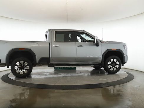 Used 2025 GMC Sierra 2500 Denali w/ Denali Reserve Package image 6