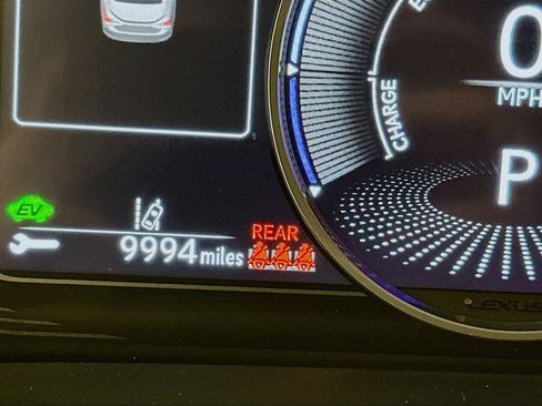 Used 2020 Lexus ES 300h w/ Accessory Package 2 FWD image 19