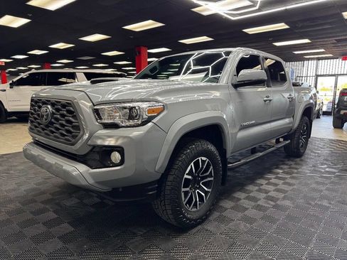 Used 2020 Toyota Tacoma TRD Sport w/ Technology Package RWD image 7