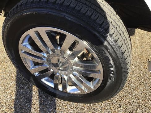 Used 2007 Lincoln Mark LT 4x4 image 16