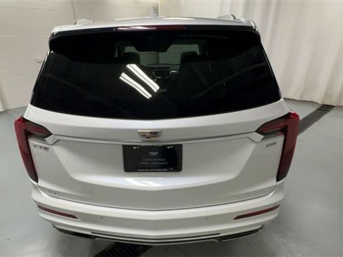 Certified 2023 Cadillac XT6 Premium Luxury image 7