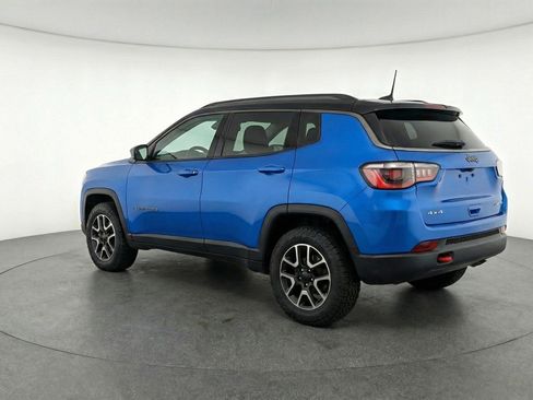 Used 2025 Jeep Compass Trailhawk AWD/4WD image 6