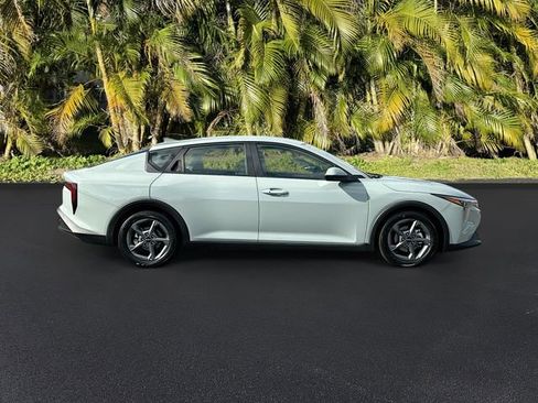 Used 2025 Kia K4 FWD image 4