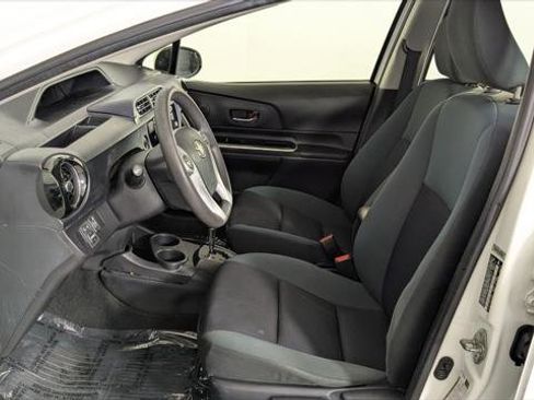 Used 2016 Toyota Prius C Two image 13