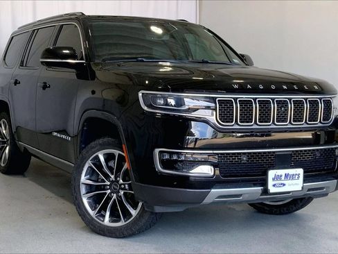 Used 2022 Jeep Wagoneer Series III w/ Premium Group I AWD/4WD image 1