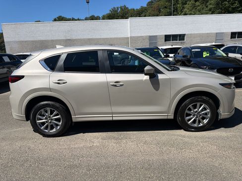 Used 2025 MAZDA CX-5 AWD 2.5 S w/ Preferred Package image 4