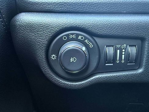 New 2026 Chrysler Pacifica Pinnacle image 30