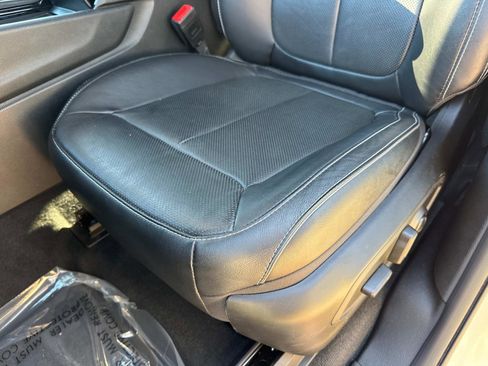 Certified 2023 Jeep Grand Cherokee L Overland image 21