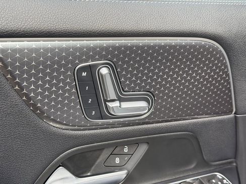 Certified 2025 Mercedes-Benz GLA 250 GLA 250 image 18