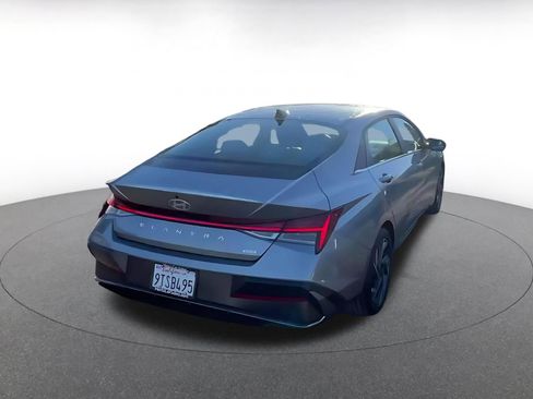 Used 2025 Hyundai Elantra Limited image 14