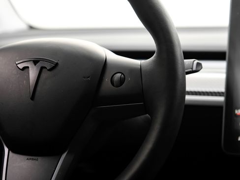 Used 2023 Tesla Model Y Long Range AWD/4WD image 22