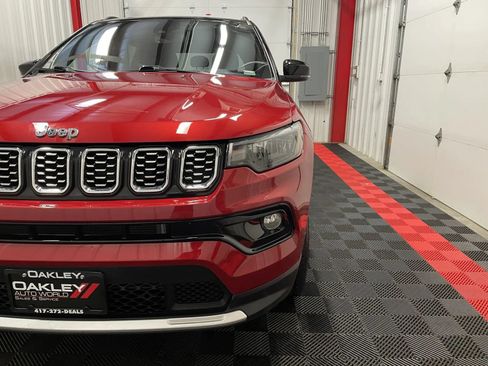 Used 2025 Jeep Compass Limited AWD/4WD image 8