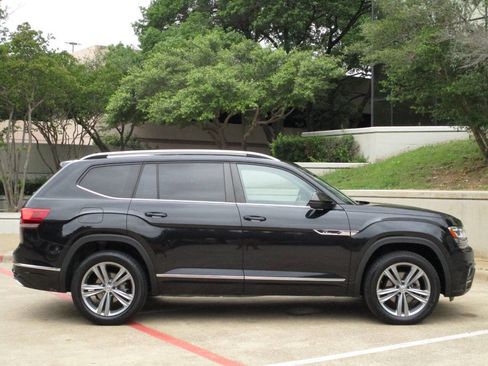 Used 2018 Volkswagen Atlas SE w/ R-Line Package FWD image 3