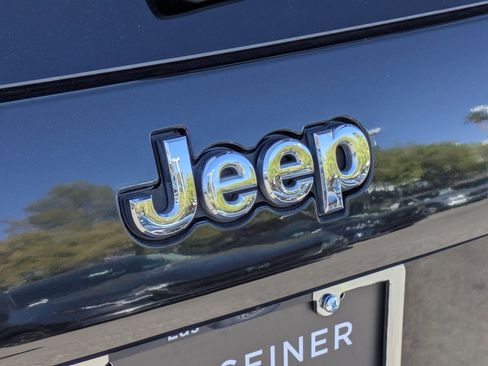 Used 2019 Jeep Cherokee Limited FWD image 24