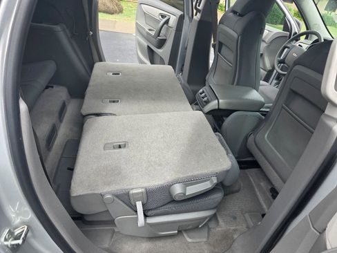 Used 2017 Chevrolet Traverse LS image 34