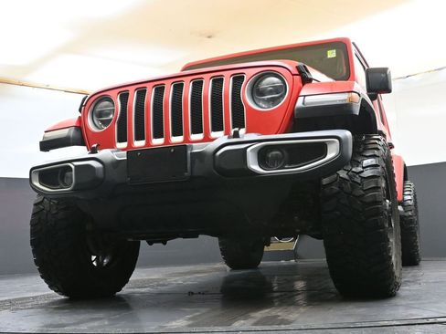 Used 2020 Jeep Wrangler Unlimited Sahara w/ Uconnect 4C Nav & Sound Group image 39