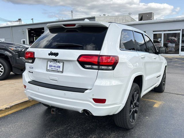 Used 2019 Jeep Grand Cherokee Altitude AWD/4WD image 11