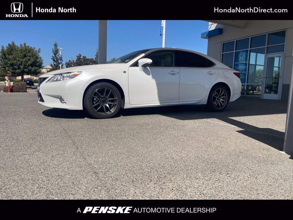 Used 2014 Lexus ES 350 w/ Luxury Package FWD image 1