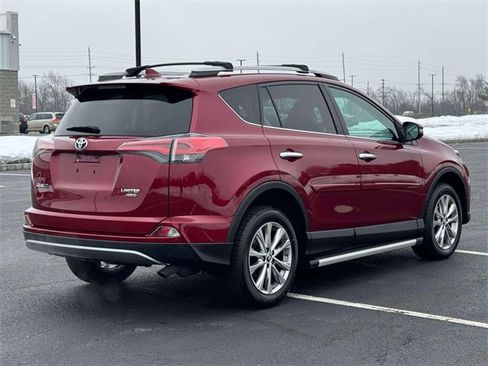 Used 2018 Toyota RAV4 Limited w/ Advanced Technology Package image 5