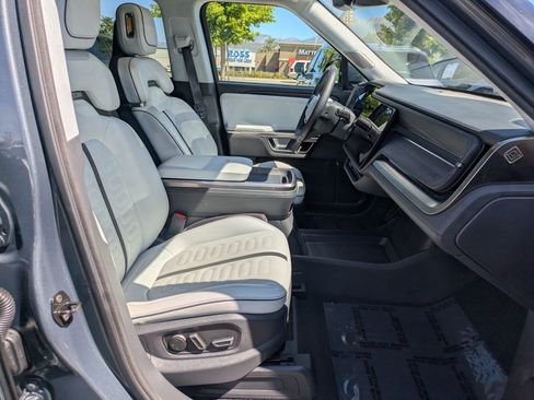 Used 2023 Rivian R1S Adventure AWD/4WD image 33