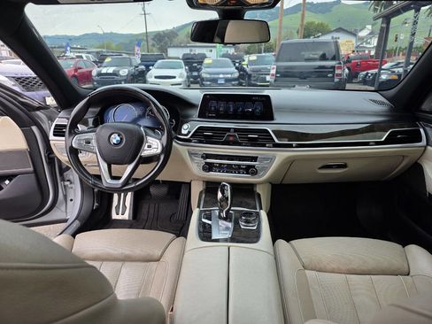 Used 2016 BMW 740i image 17