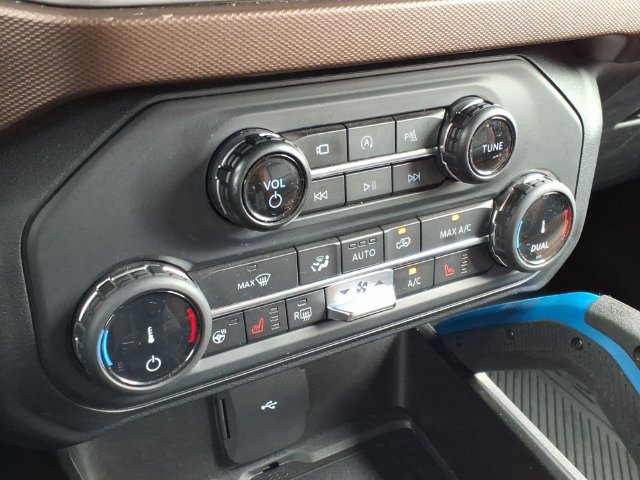 Used 2022 Ford Bronco Outer Banks AWD/4WD image 24