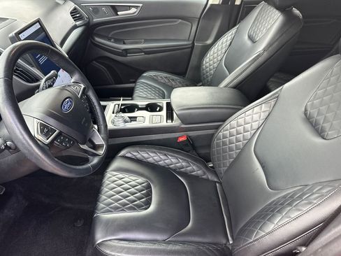 Used 2024 Ford Edge Titanium image 9