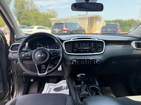 Used 2017 Kia Sorento LX FWD image 17