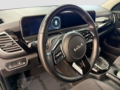 Used 2024 Kia Seltos S FWD image 12