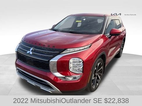 Used 2022 Mitsubishi Outlander SE image 4