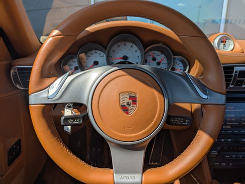 Used 2010 Porsche 911 Carrera 4S image 14