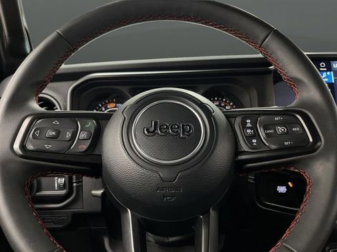 Used 2024 Jeep Wrangler Unlimited Rubicon image 13