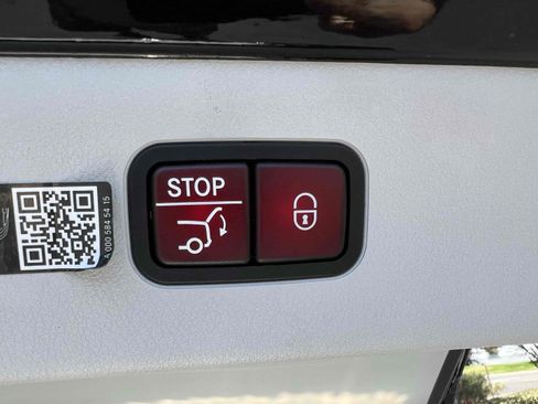 Used 2022 Mercedes-Benz EQS 450+ Sedan image 8
