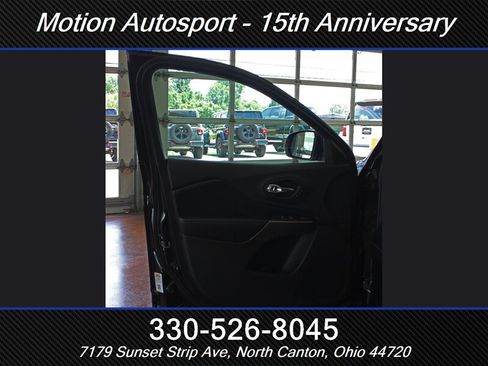 Used 2020 Jeep Cherokee Limited AWD/4WD image 15
